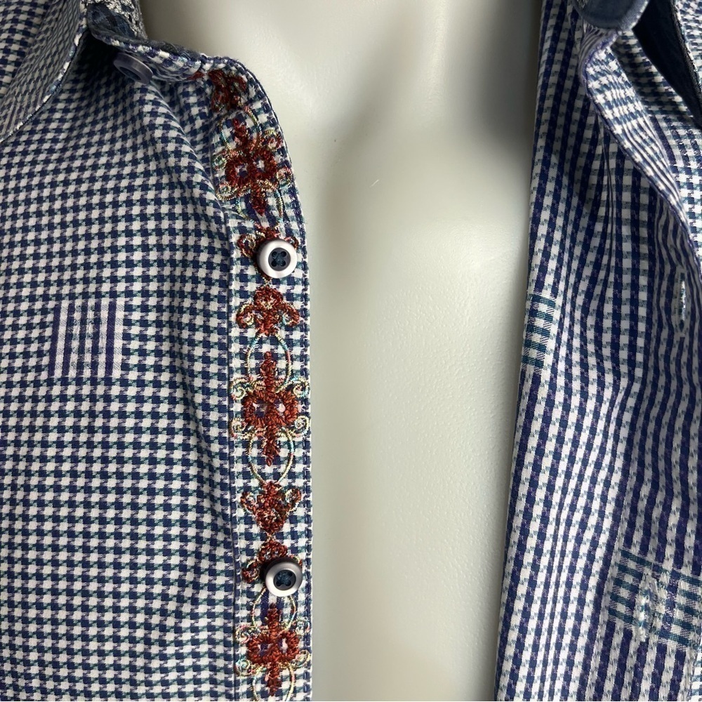 Robert Graham Graphic Print Flip Cuff Casual Shirt - Picture 8 of 9